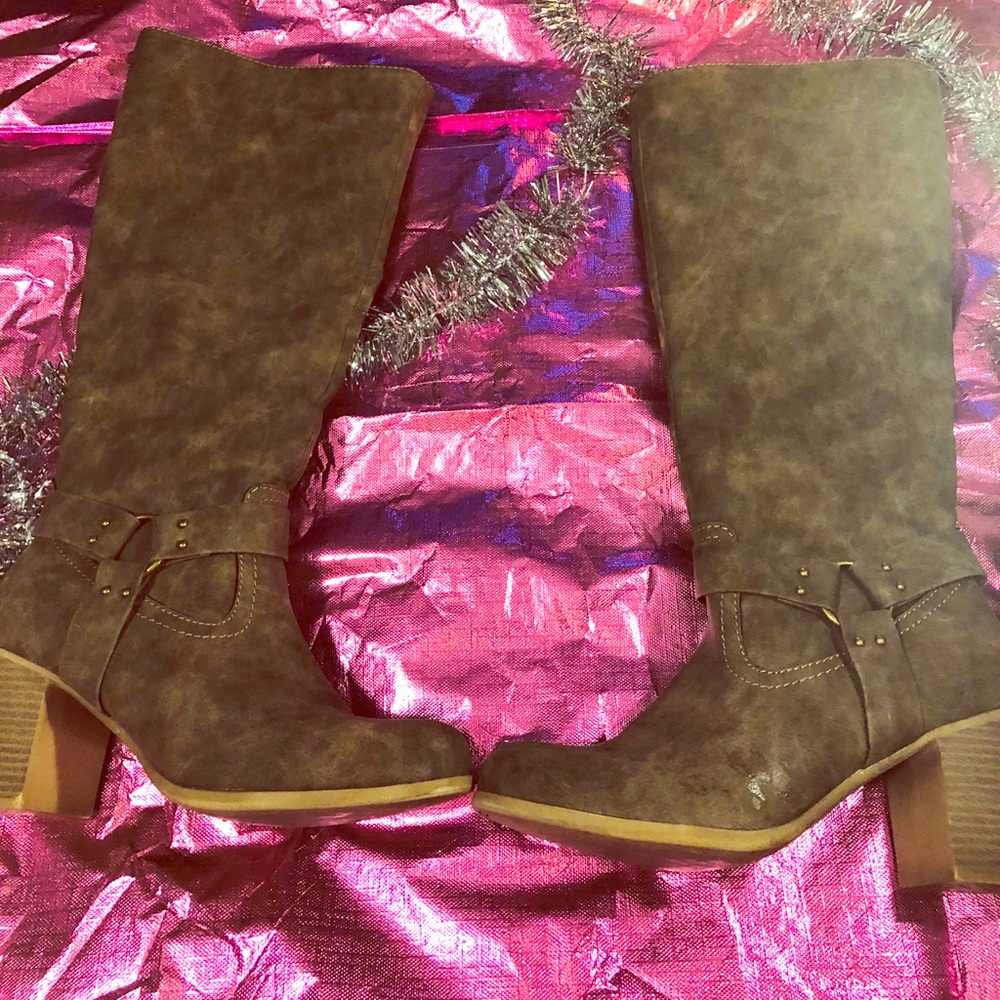 Brown Boots 👢
